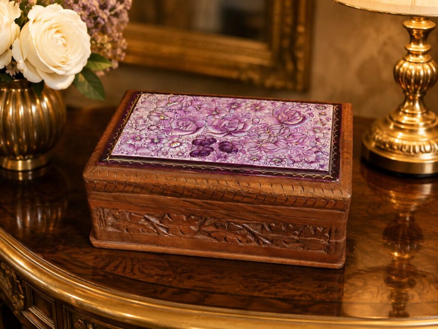 Wooden box for personalized jewellery storage with secret slider-