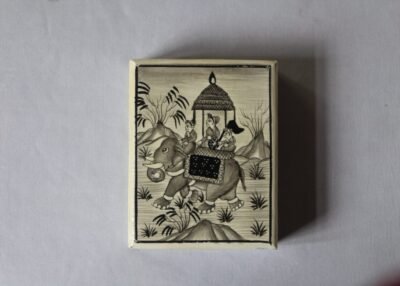 Mughal
Miniature Box-Handcrafted Papier-Mâché Wood (5×4 inches)